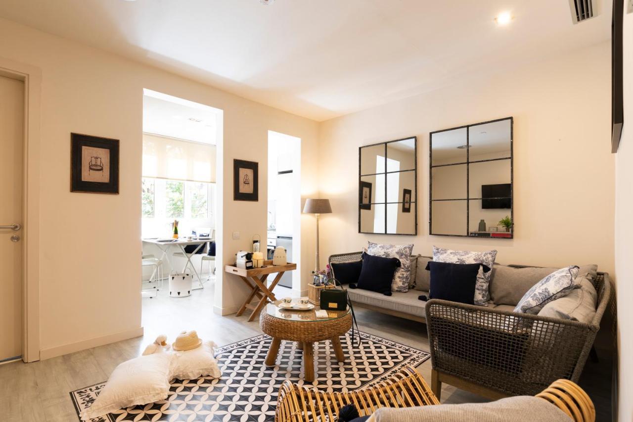 Apartment mit Balkon